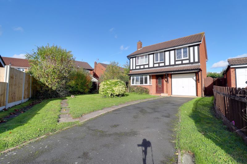 4 bed detached house for sale in Chestnut Close, Gnosall, Stafford ST20