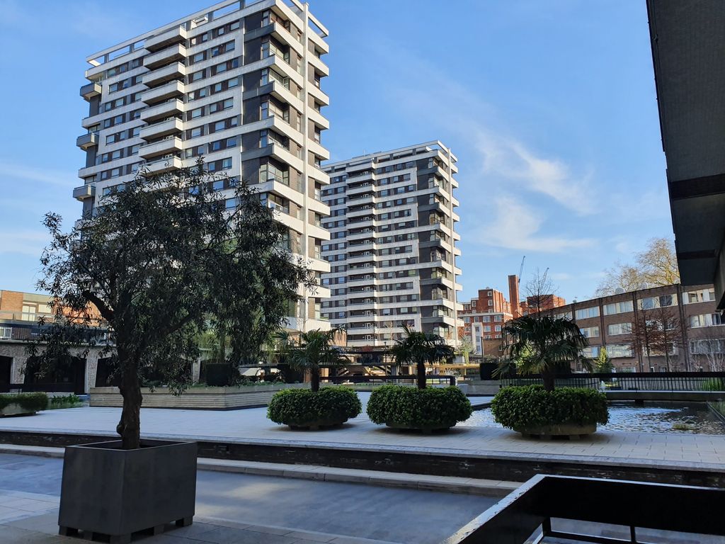 Water Gardens, Central London W2