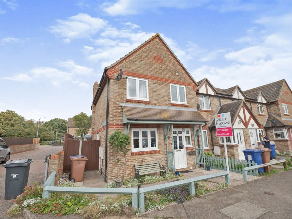 3 bed end terrace house for sale in Princess Margaret Road, East