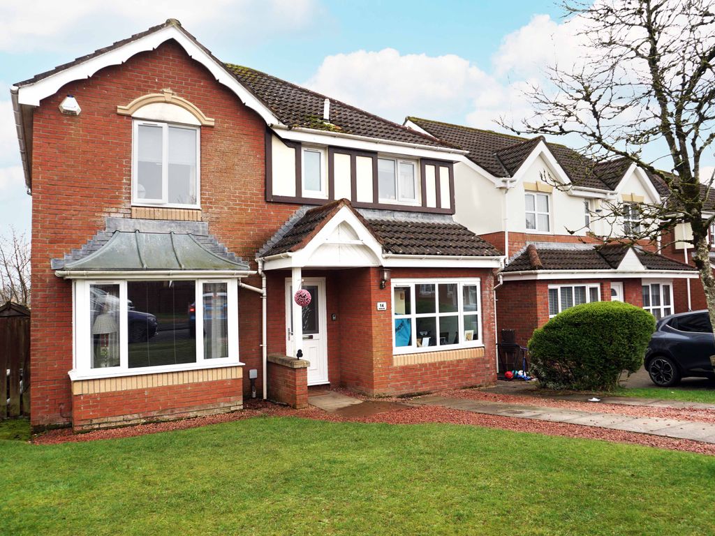 5 bed detached house for sale in Merkland Way, Lindsayfield, East