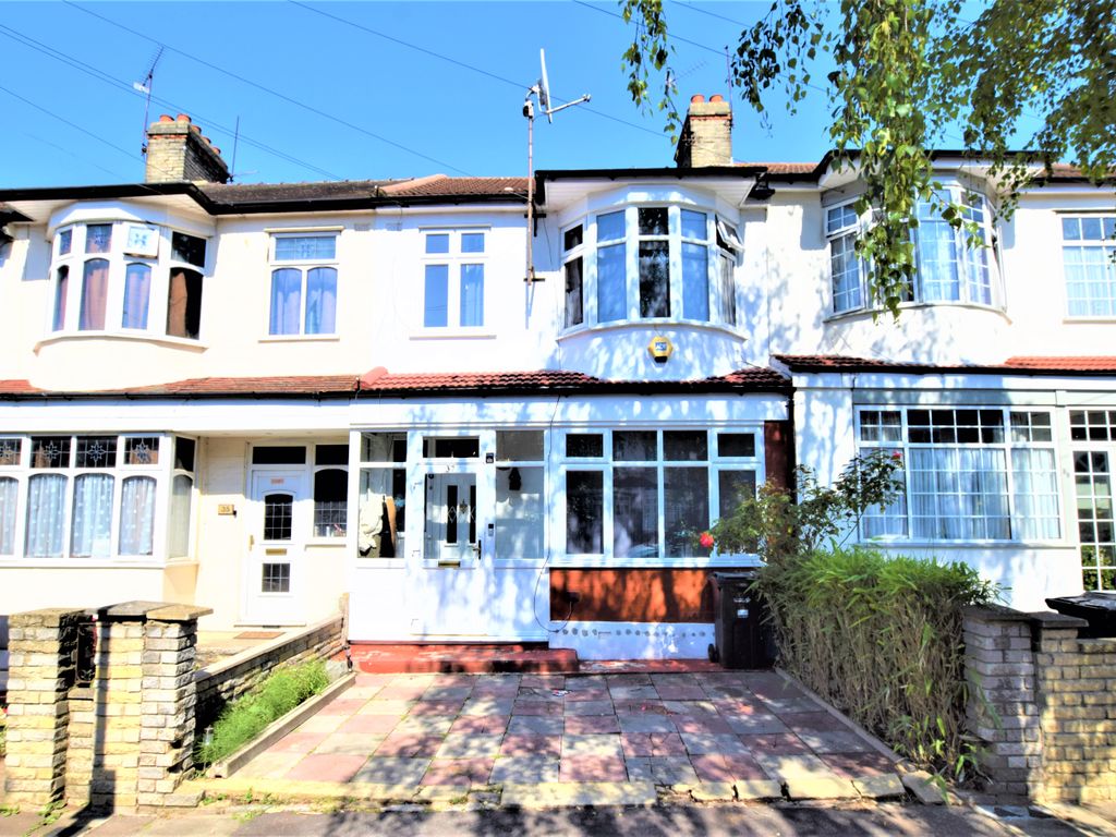 3 bed terraced house for sale in Thornton Road, Ilford IG1 Zoopla