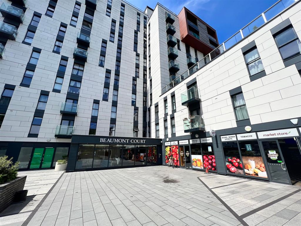 2 bed flat to rent in Victoria Avenue, SouthendOnSea SS2 Zoopla