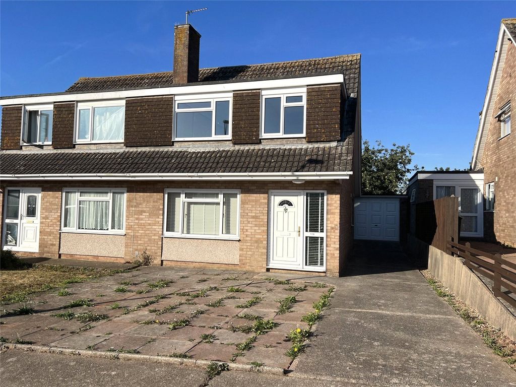 3 bed semidetached house to rent in Roselands Drive, Paignton, Devon