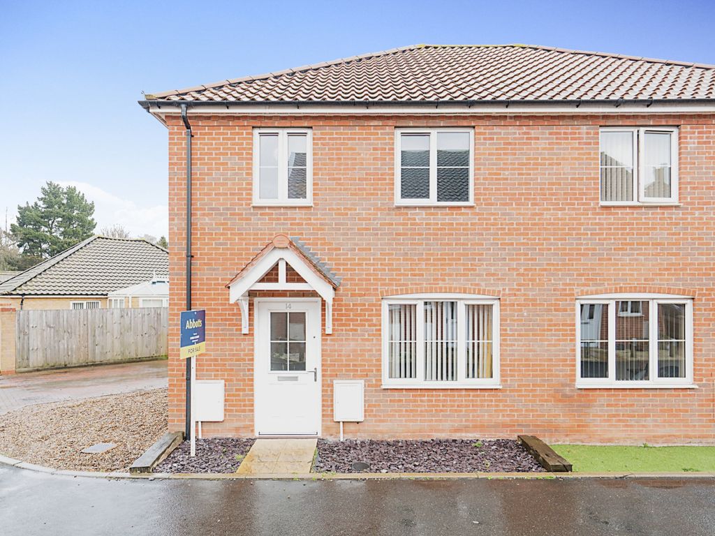 3 bed semidetached house for sale in Gray Close, Brundall, Norwich, Norfolk NR13 Zoopla