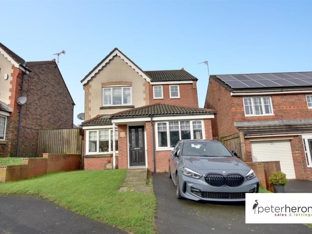 4 bed detached house for sale in Highclere Drive, Tunstall Grange