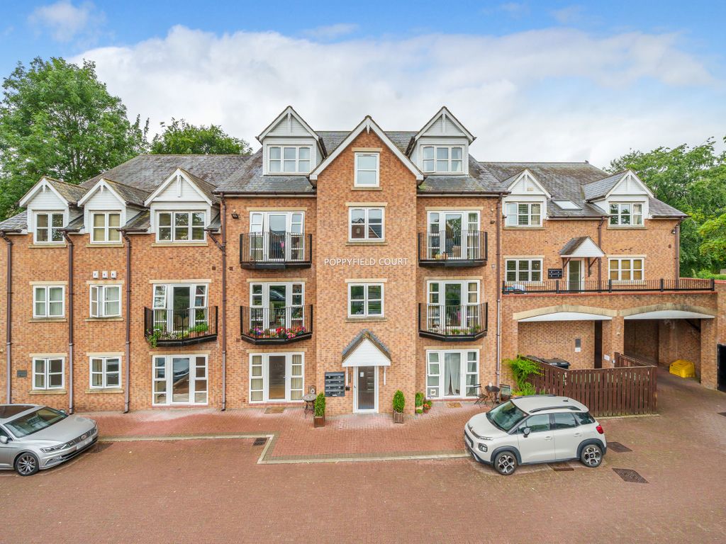 2 bed flat for sale in Deighton Road, Wetherby, West Yorkshire, UK LS22