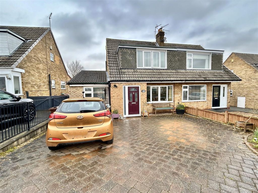 3 bed semidetached house for sale in Flats Lane, Barwick In Elmet
