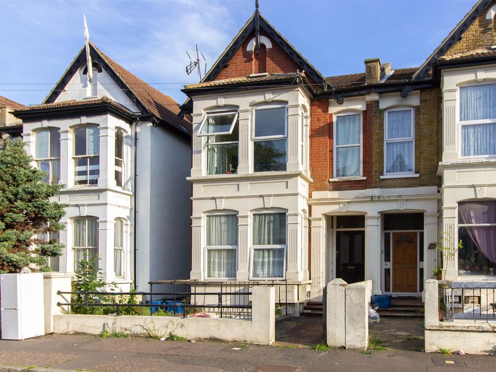 3 bed flat for sale in York Road, SouthendOnSea, Essex SS1 Zoopla