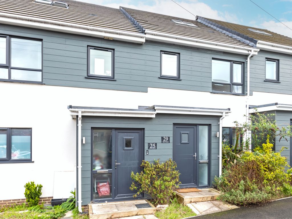 4 bed town house for sale in Lower Chapel Road, Hanham, Bristol