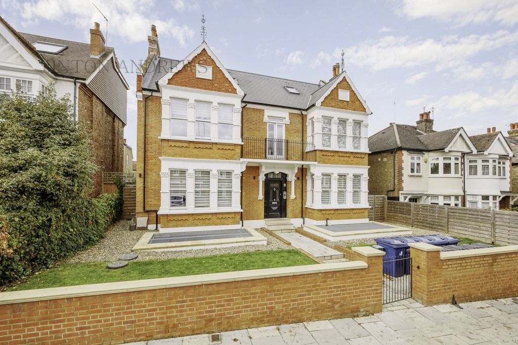 2 bed flat for sale in Woodfield Road, Ealing W5 Zoopla