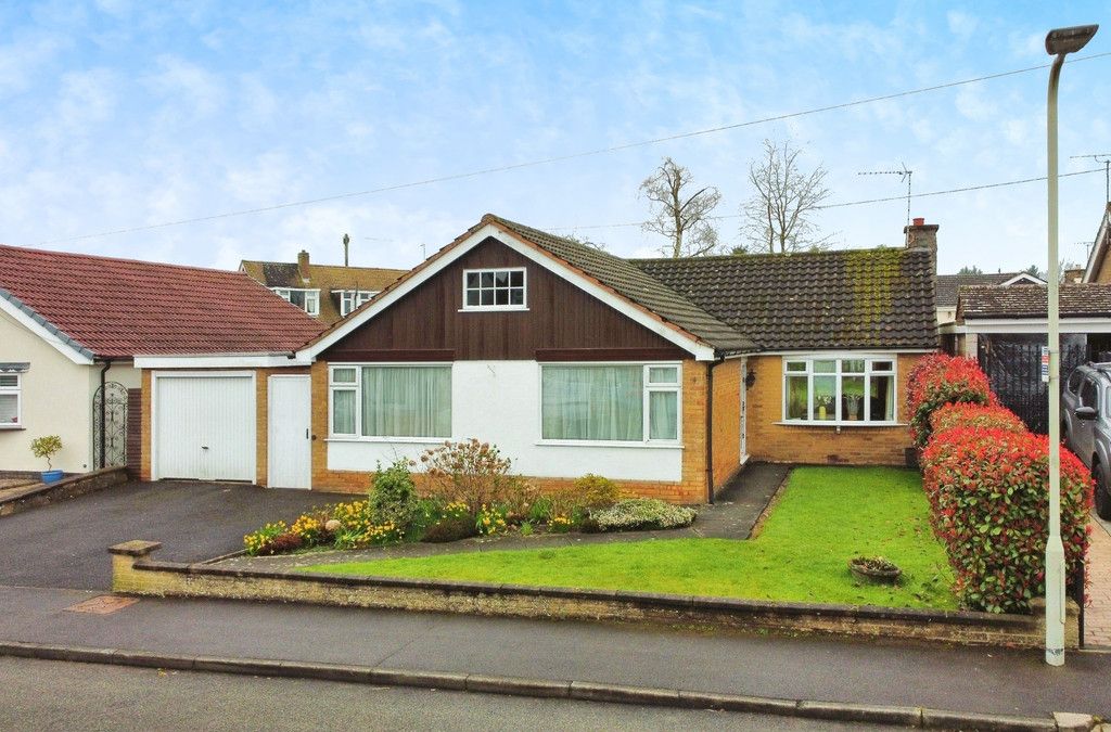 3 bed bungalow for sale in Harene Crescent, Kirby Muxloe LE9, £360,000 Zoopla