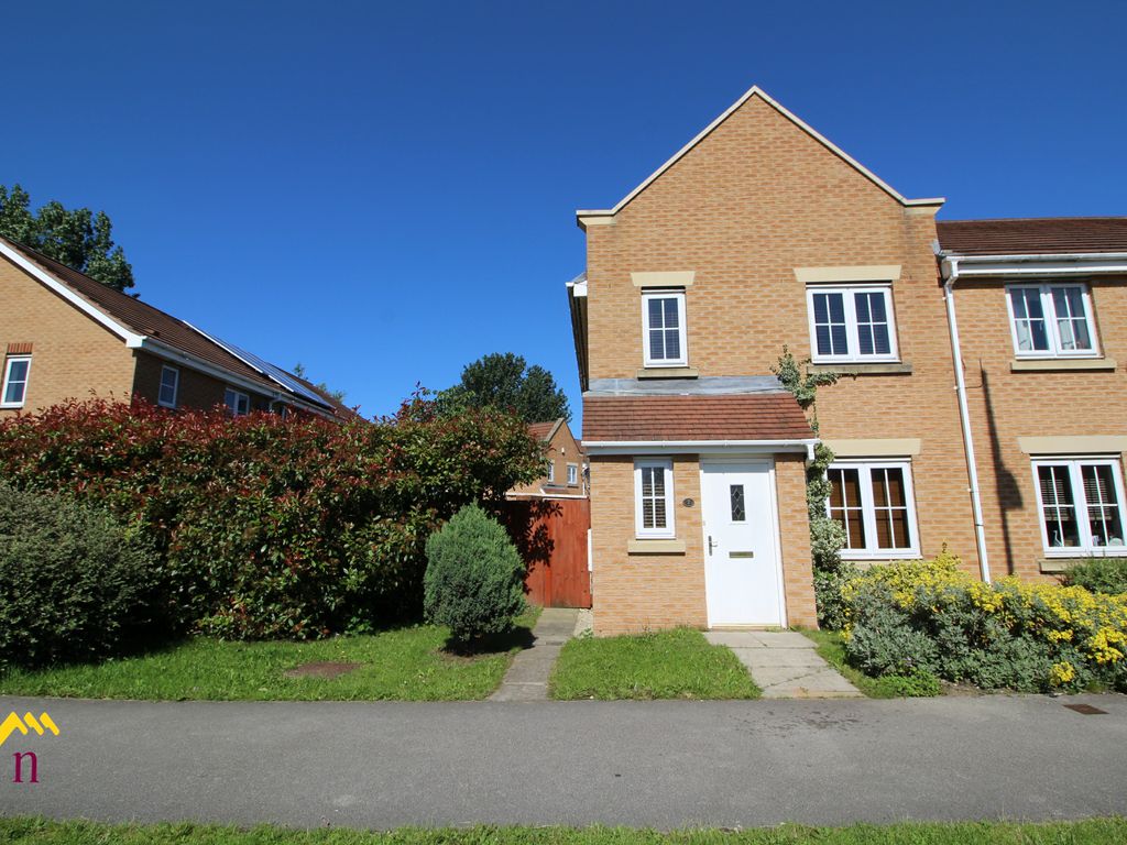 3 bed semidetached house for sale in Harris Road, Armthorpe, Doncaster