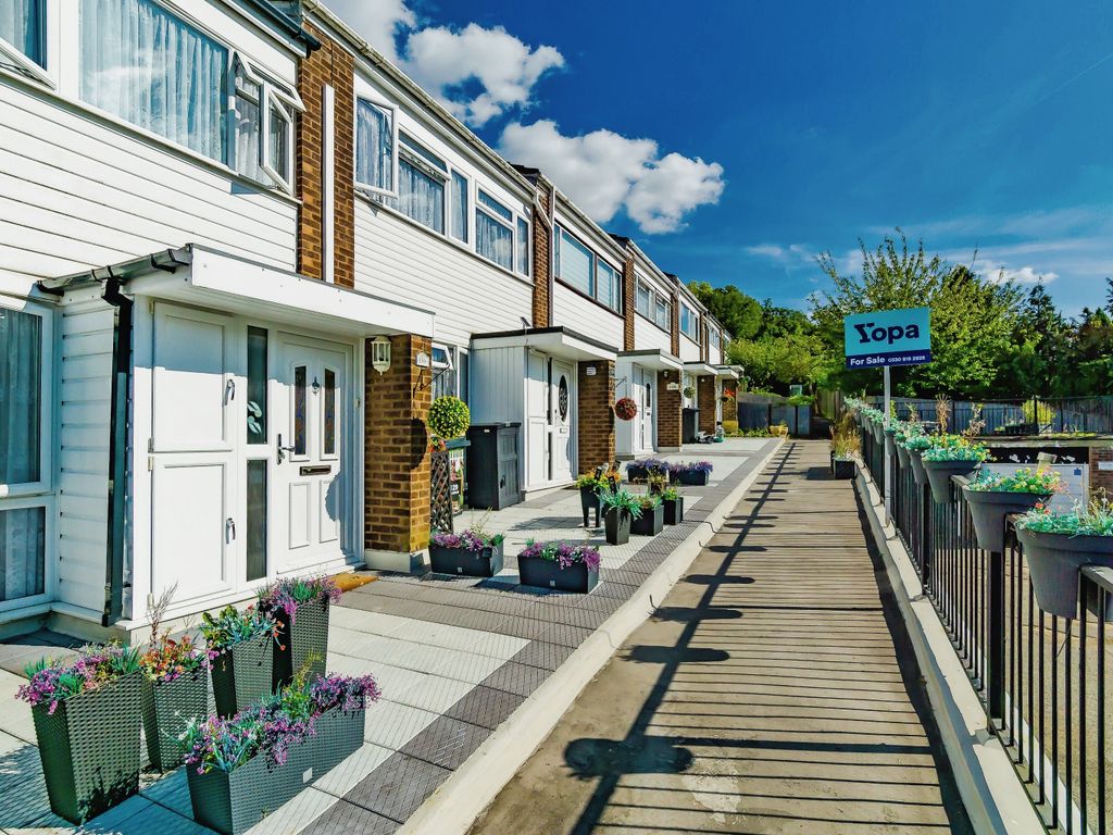 3 bed terraced house for sale in Court Wood Lane, Forestdale, Croydon