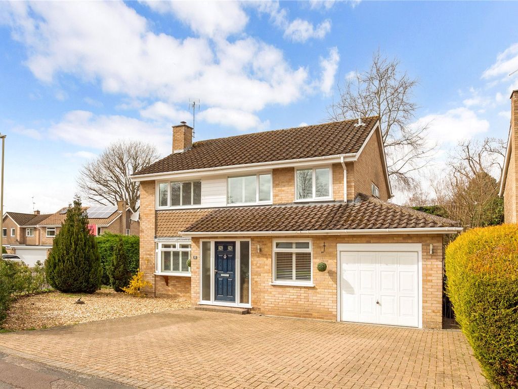 4 bed detached house for sale in Woodcote Green, Fleet, Hampshire GU51