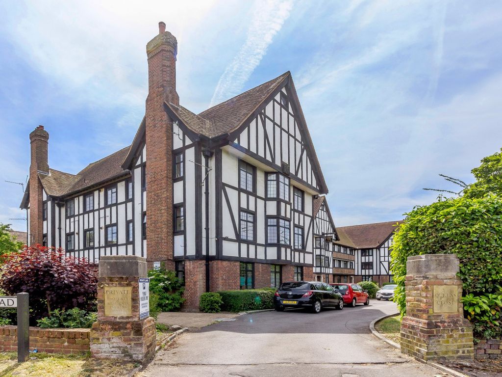 3 bed flat for sale in Queens Close, Lammas Lane, Esher KT10 Zoopla