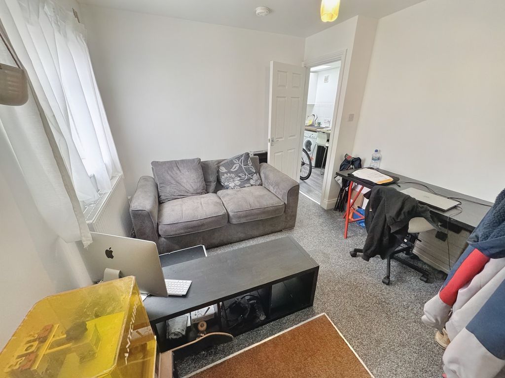 2 bed to rent in Ramsay Road, Forest Gate E7, £1,700 pcm
