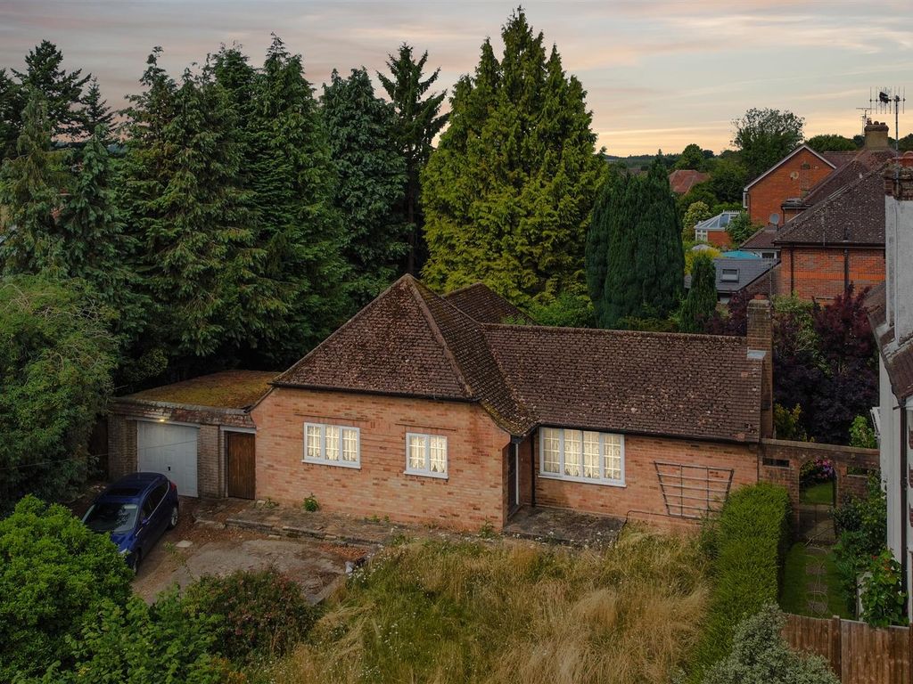 3 bed detached bungalow for sale in Green End Road, Hemel Hempstead HP1