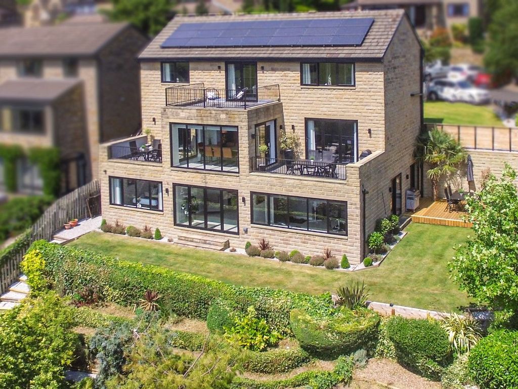 6 bed detached house for sale in Daleside, Thornhill, West Yorkshire