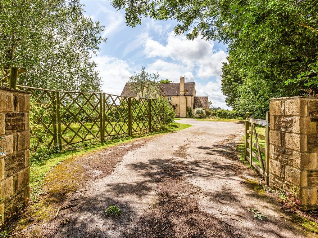 6 bed detached house for sale in Preston, Cirencester, Gloucestershire