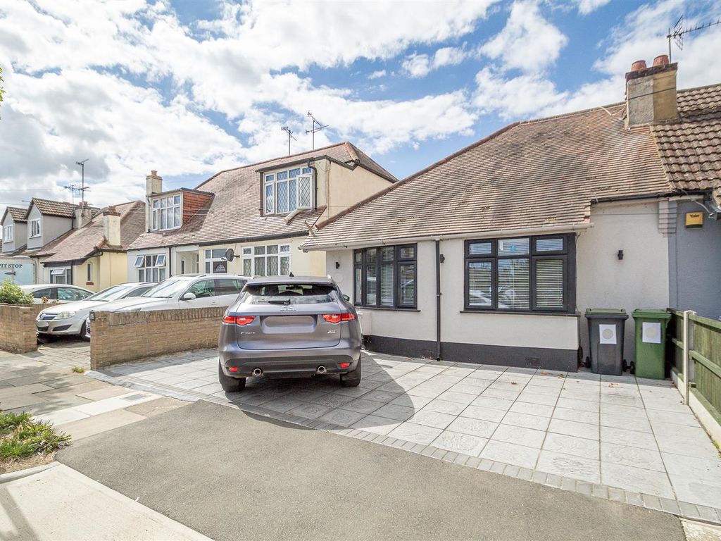 3 bed bungalow to rent in Ferndale Road, SouthendOnSea SS2 Zoopla