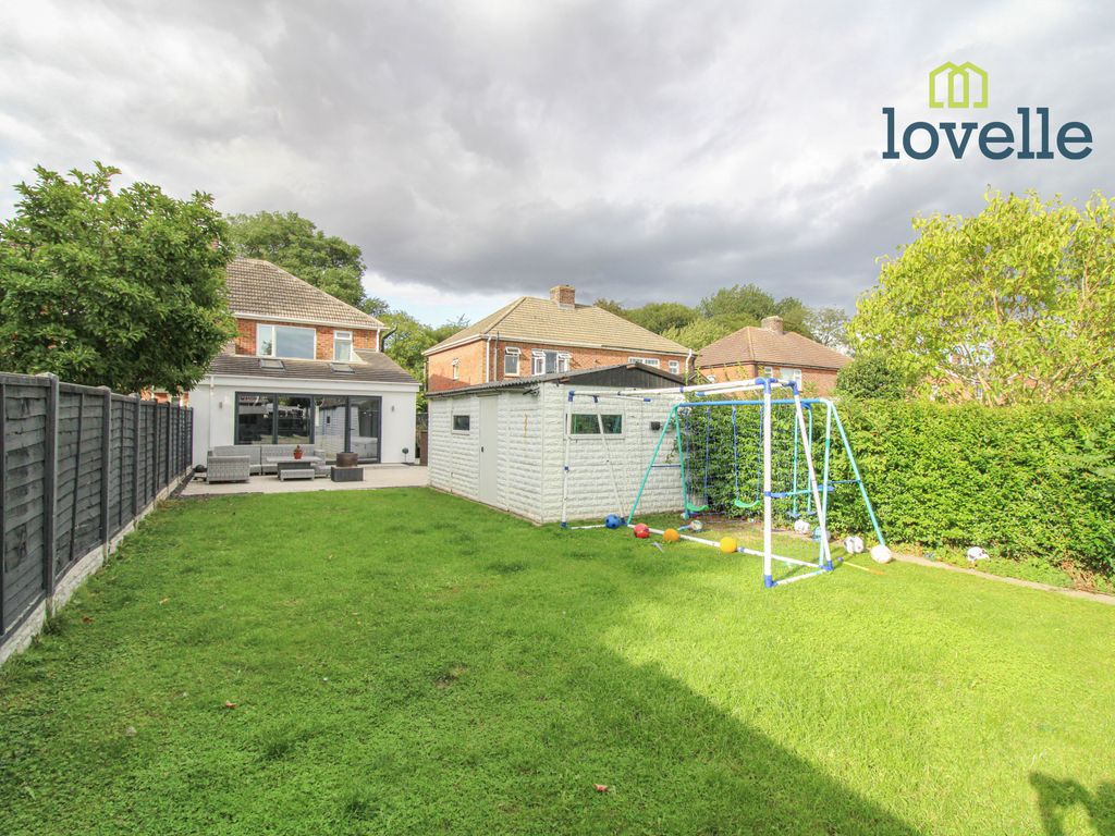 3 bed semidetached house for sale in Grimsby Road, Laceby DN37, £