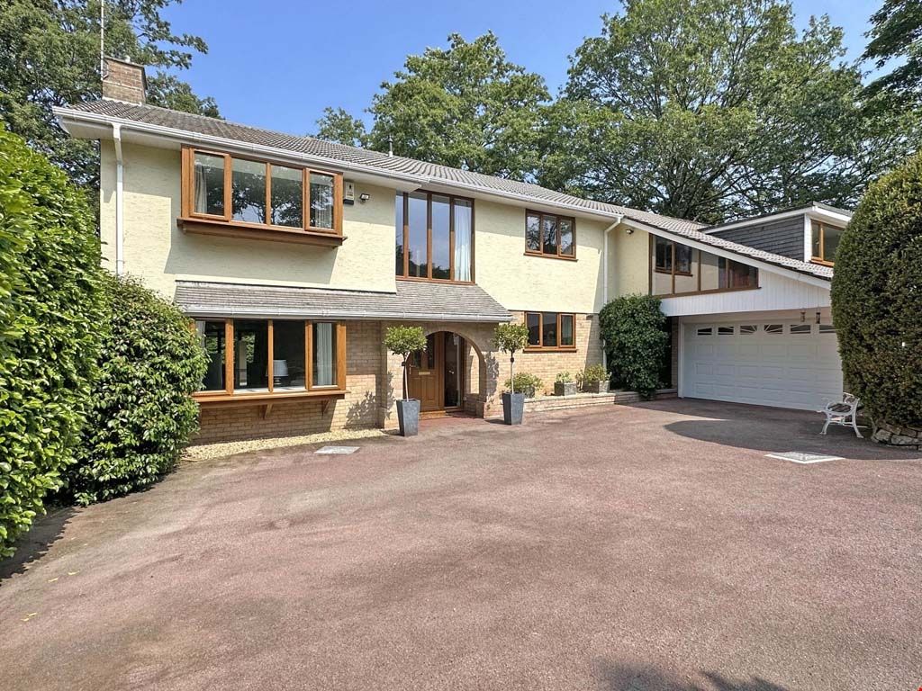 4 bed detached house for sale in Rashleigh Vale, Truro TR1, £950,000