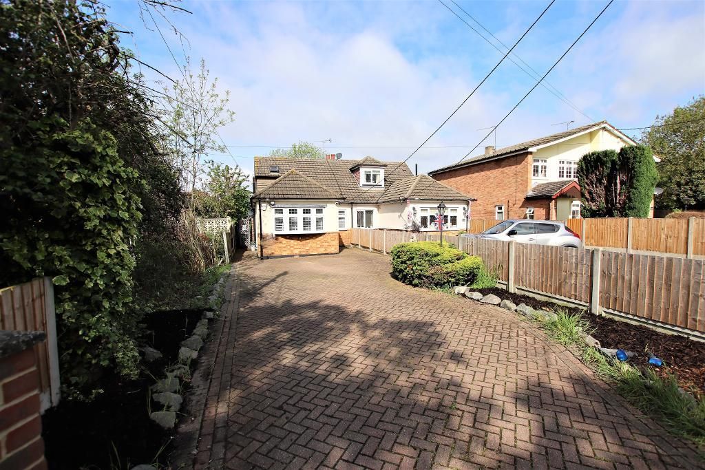 3 bed semidetached bungalow for sale in Moor Lane, Cranham, Essex RM14