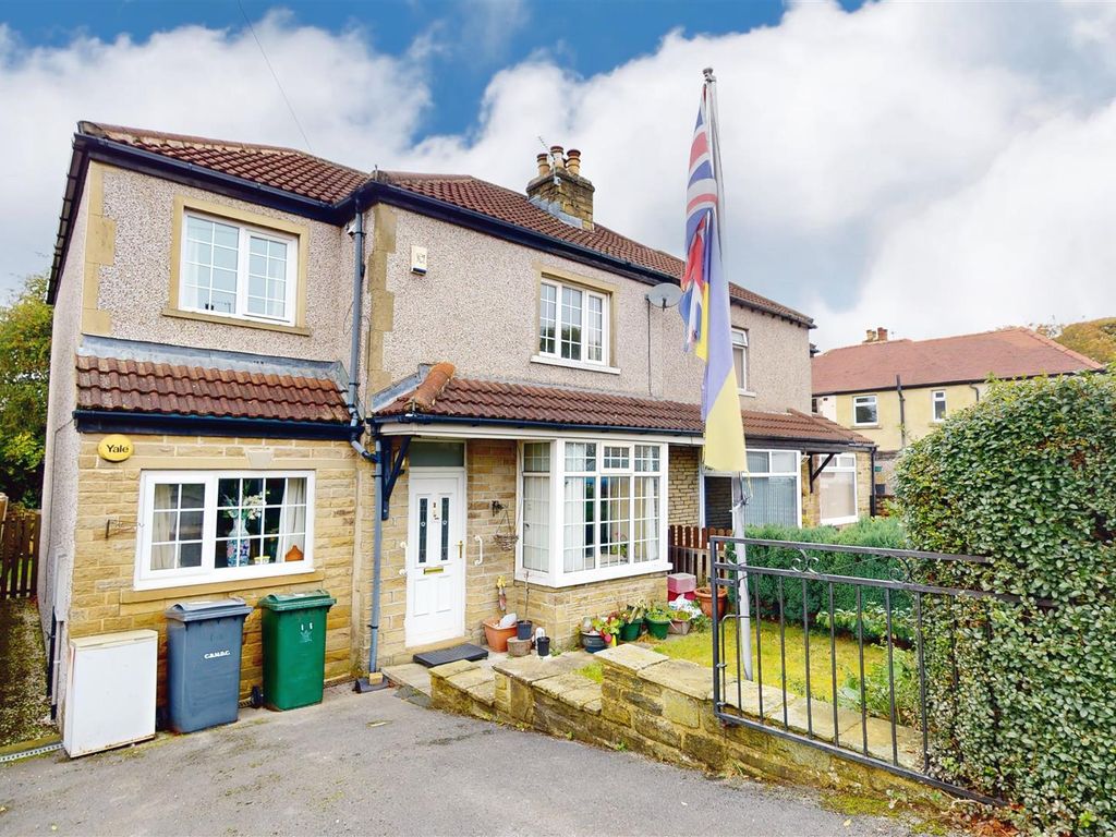 4 bed semidetached house for sale in Wrose Grove, Shipley, Bradford BD18, £260,000 Zoopla