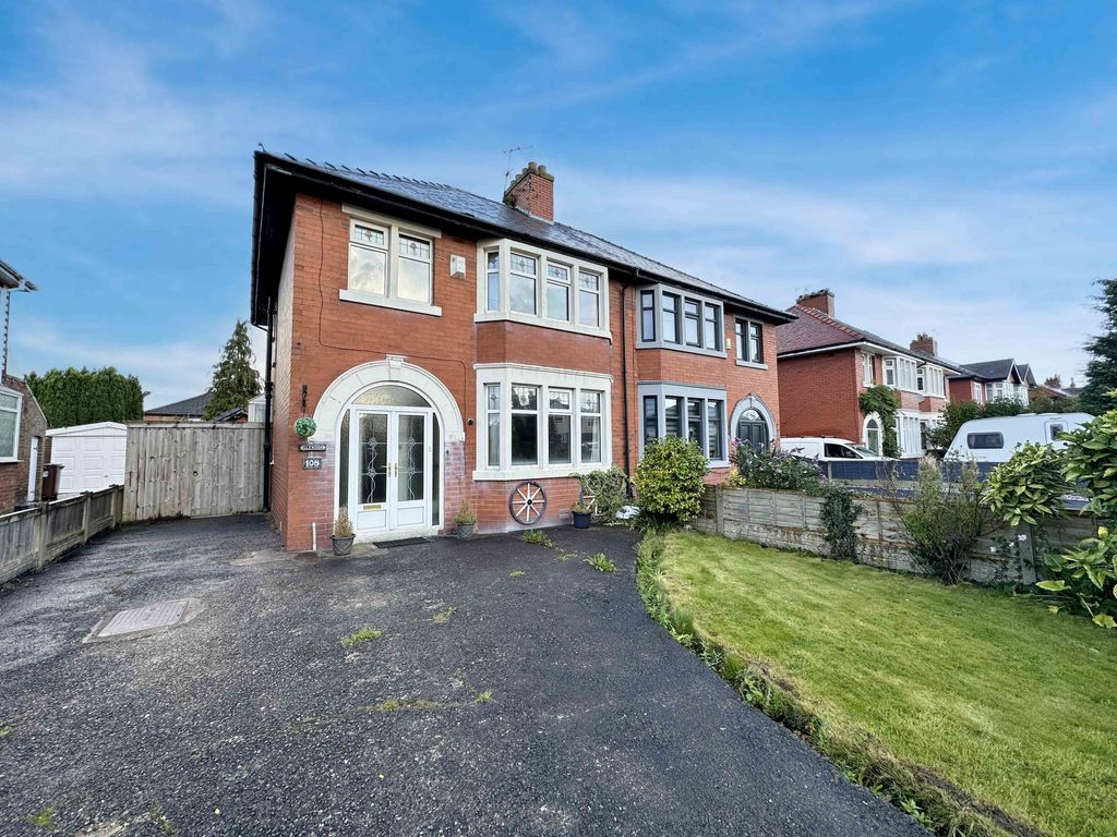 3 bed detached house for sale in Liverpool Road, Penwortham PR1, £