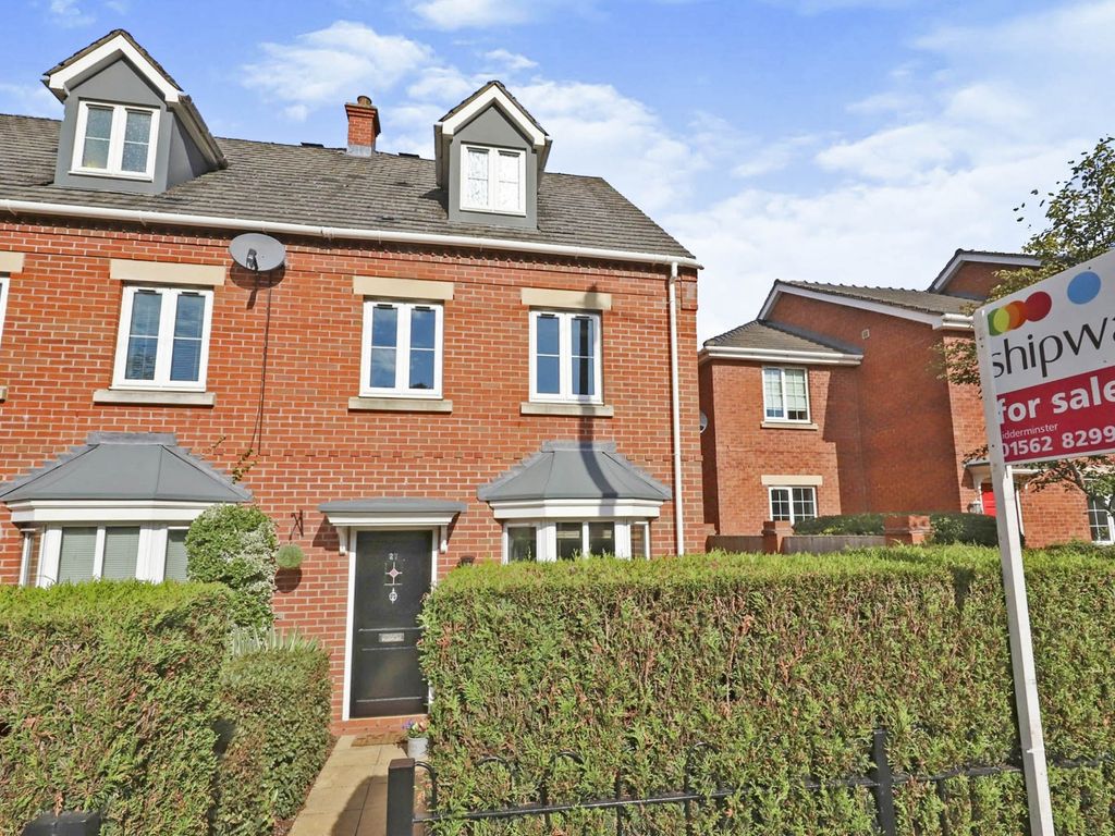 4 bed end terrace house for sale in Birmingham Road, Blakedown