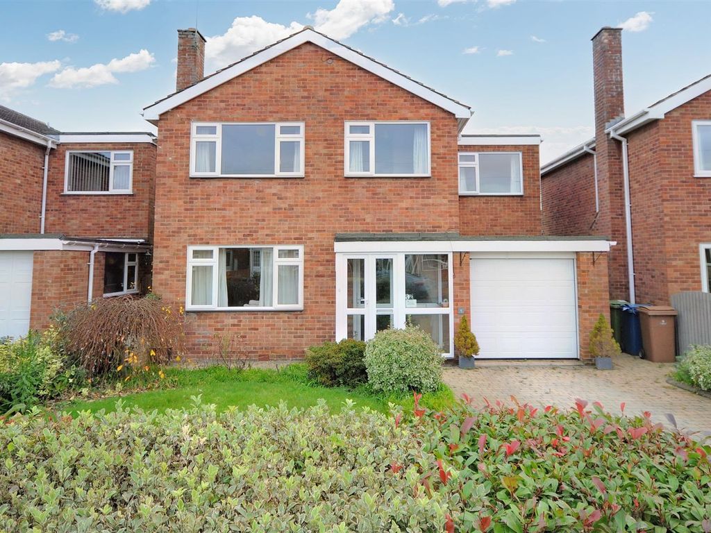4 bed detached house for sale in Heathfield Avenue, Stone ST15, £