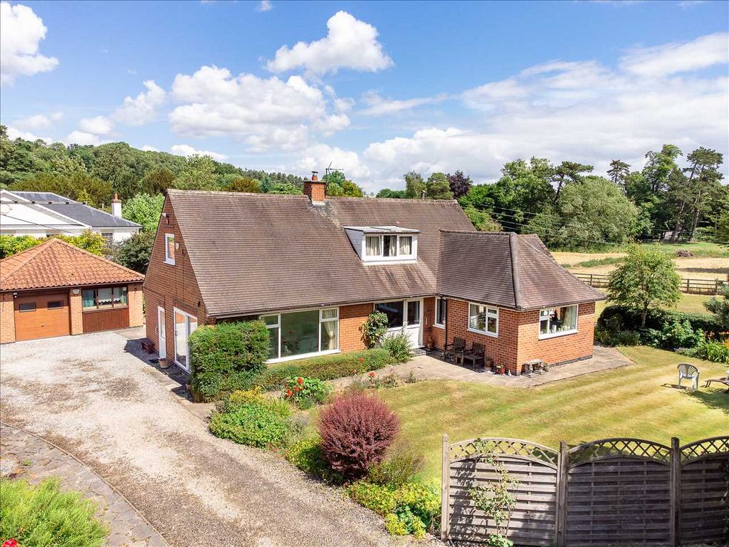 3 bed detached house for sale in The Rowans, Church Lane, Nottingham