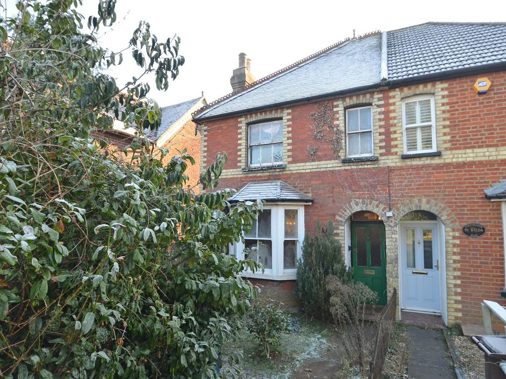 4 bed semidetached house for sale in Portsmouth Road, Milford