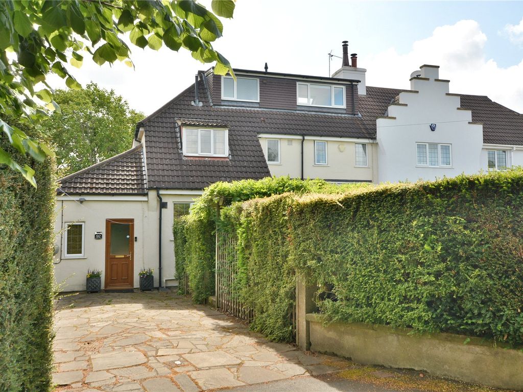 4 bed semidetached house for sale in Bradford Road, Guiseley, Leeds