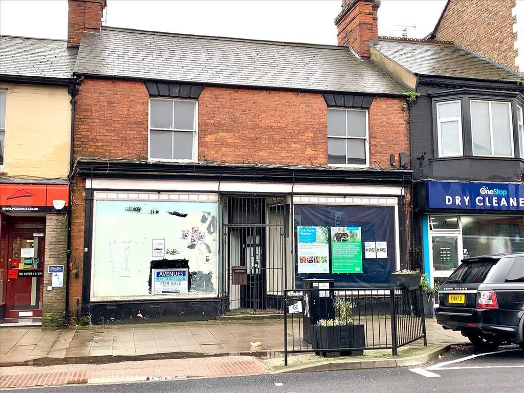 4 bed terraced house for sale in Stratford Road, Wolverton, Milton