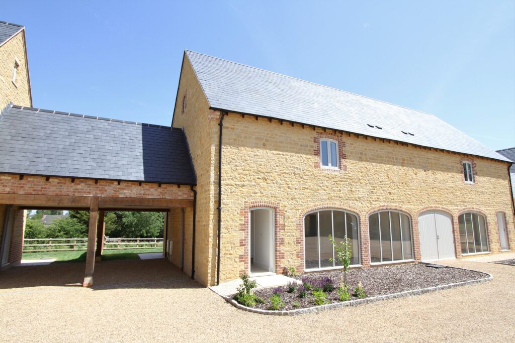 4 bed semidetached house to rent in The Elms, Silverstone, Northants