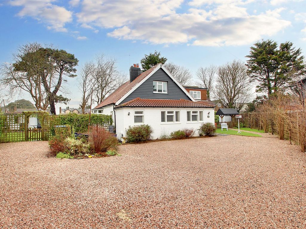4 bed detached house for sale in Sea Lane Gardens, Ferring, Worthing