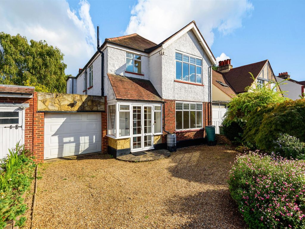 4 bed detached house for sale in Lynwood Drive, Worcester Park KT4 Zoopla