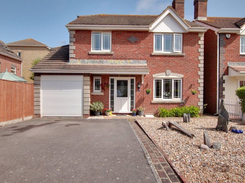 4 bed detached house for sale in Cordal Close, Rustington, Littlehampton, West Sussex BN16, £