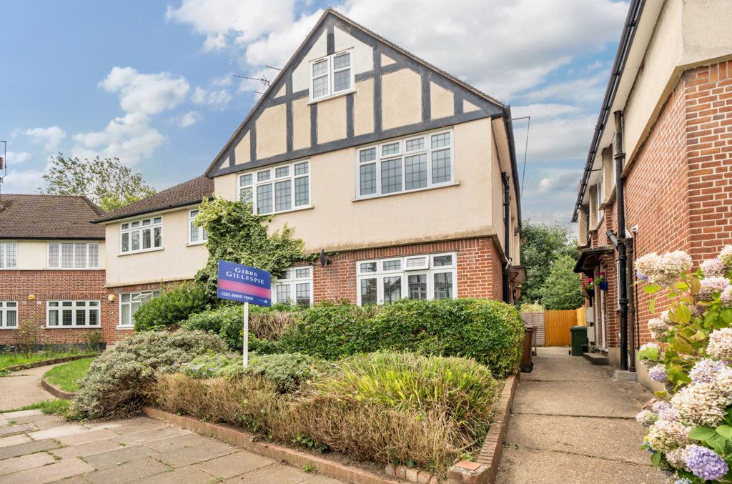 3 bed for sale in Lloyd Court, Pinner, Middlesex HA5, £