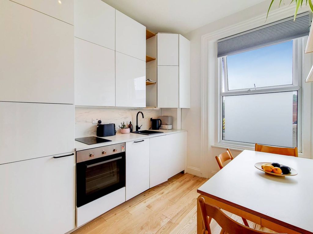 1 bed flat for sale in Peckham High Street, Peckham, London SE15, £