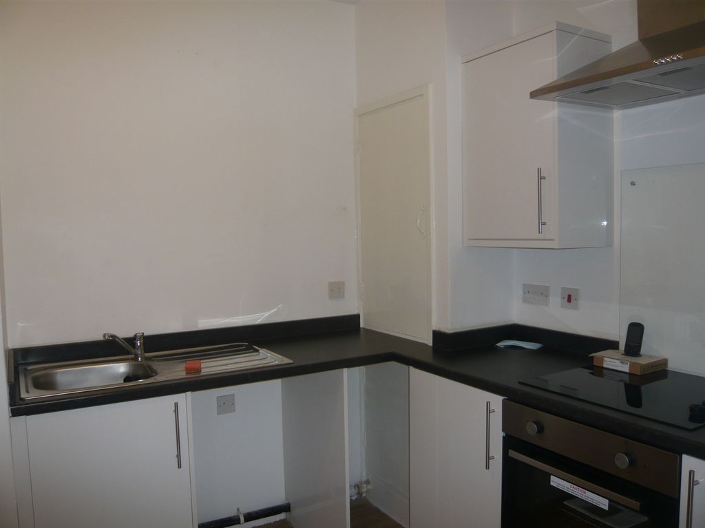 1 bed flat to rent in Kingsgate Flats, Town Centre, Doncaster DN1, £450