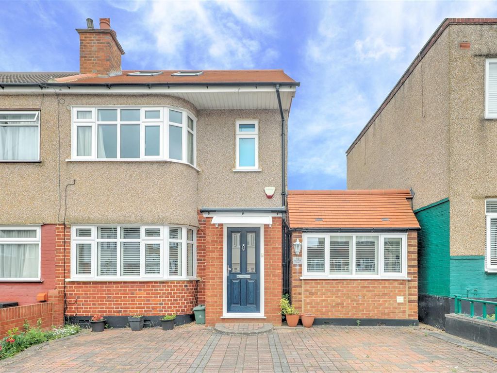 4 bed end terrace house for sale in Hartland Drive, Ruislip HA4 Zoopla