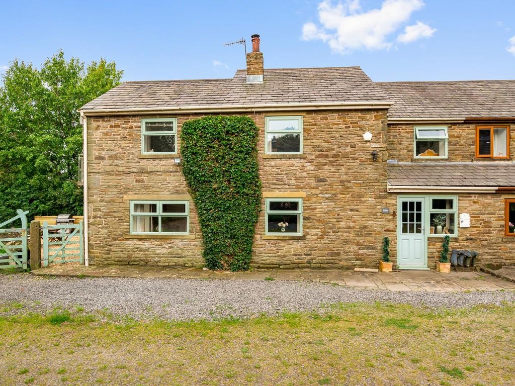 4 bed semidetached house for sale in Scholes Fold, Pickup Bank, Darwen
