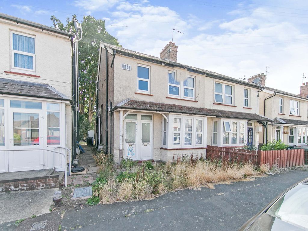 2 bed semidetached house for sale in Oxford Crescent, ClactonOnSea