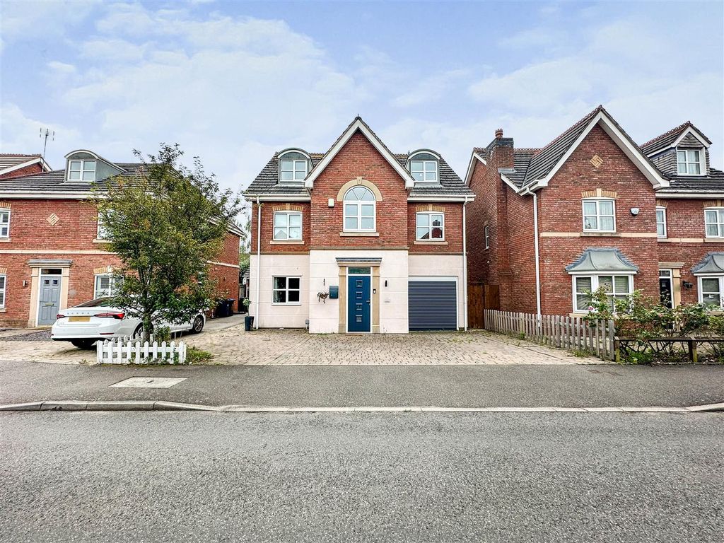 5 bed detached house for sale in Juliet Drive, Heathcote, Royal