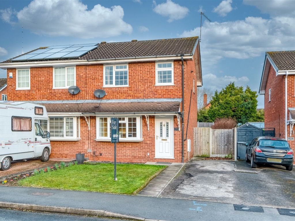 3 bed semidetached house for sale in Bilbury Close, Walkwood, Redditch