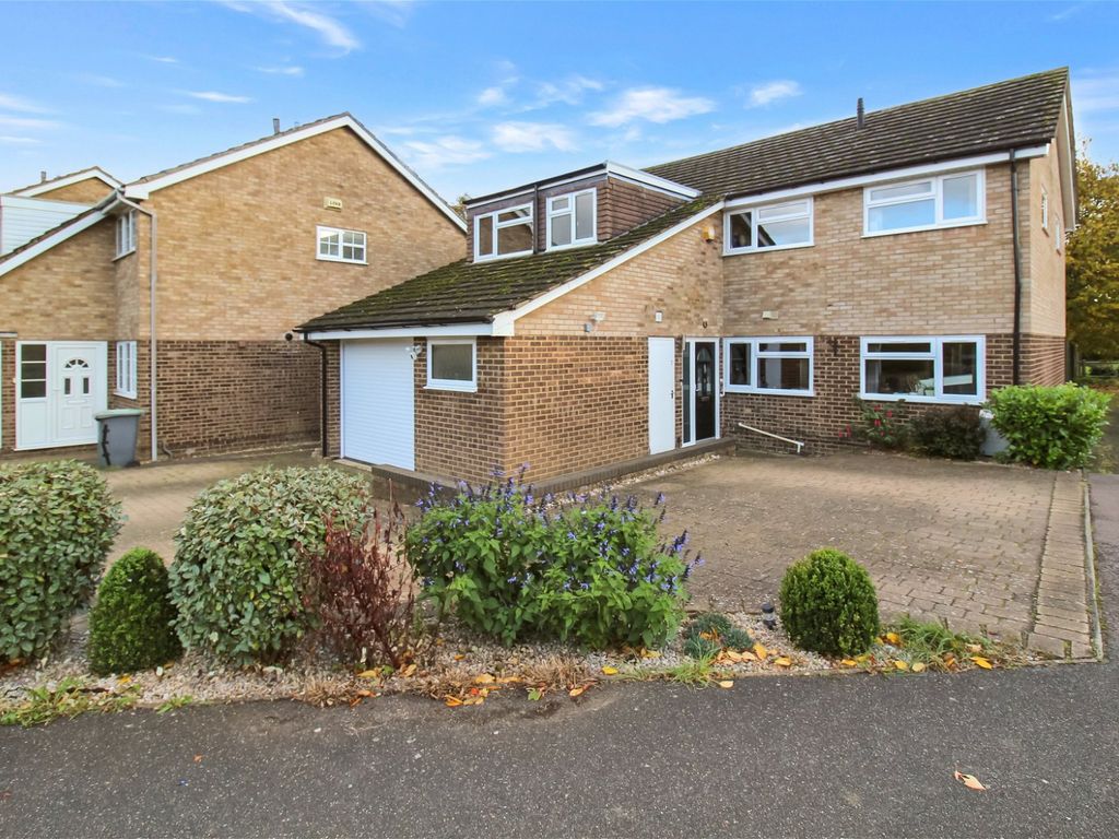 5 bed detached house for sale in Brook Close, Upper Caldecote
