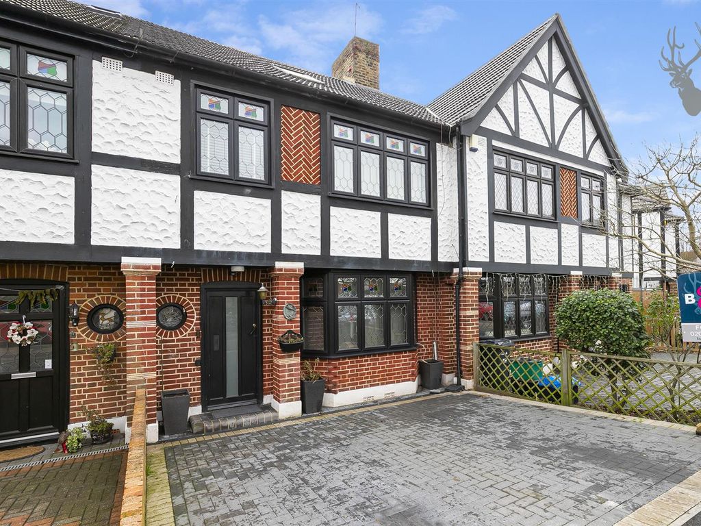 4 bed property for sale in Cherry Tree Rise, Buckhurst Hill IG9 Zoopla