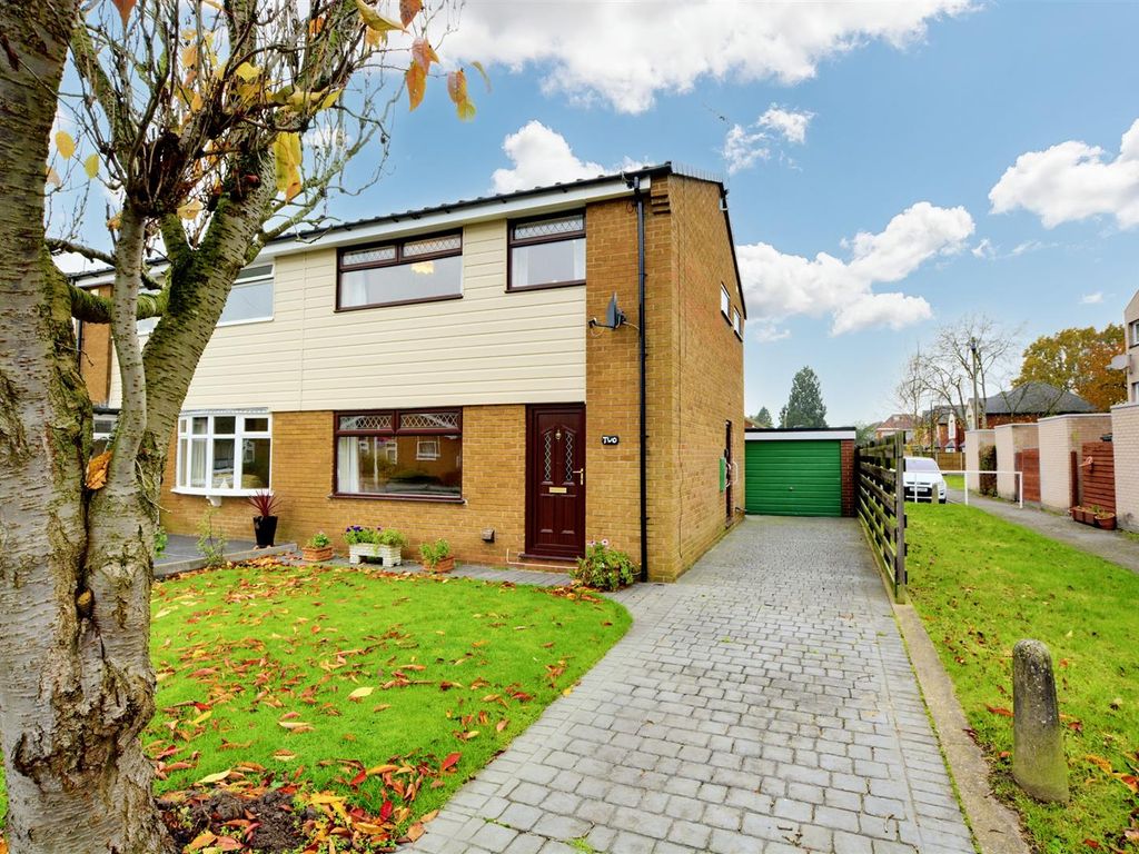 3 bed semidetached house for sale in Carlin Close, Breaston, Derby